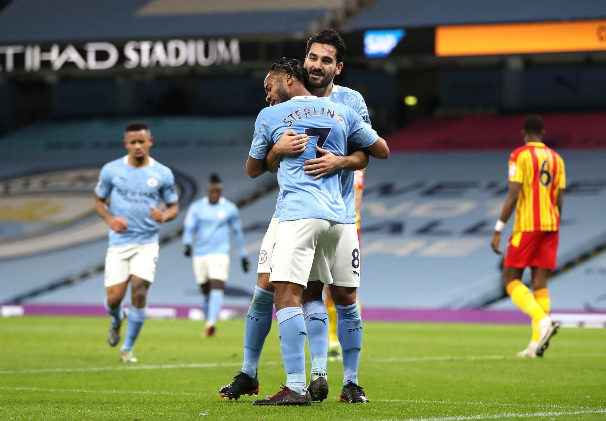 都使他赢得 都使他赢得